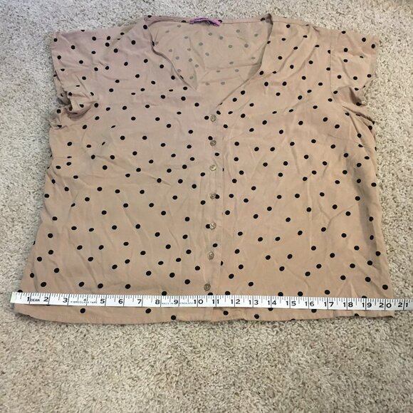 NWOT Rockabilly Polka Dot Flutter Cap Sleeve Button Up Blouse - Picture 13 of 15